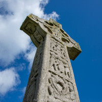 Irland, Clonmacnoise, Hochkreuz (Foto: Christine Emberger, ARR Reisen)