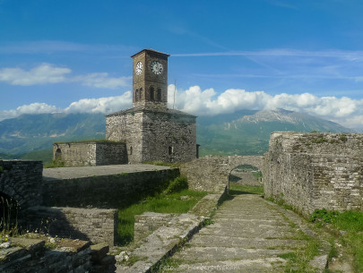 Albanien, Burg Gjiorokastra (Foto: Herbert Nekam, ARR Reisen)