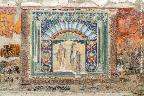 DSC03810 a Hercaluneum, Neptun-Amphitrite-Mosaik 1920T